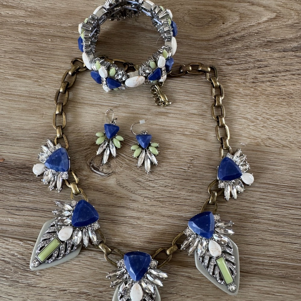 Chloe + Isabel Blue, Green and White Statement Necklace Set